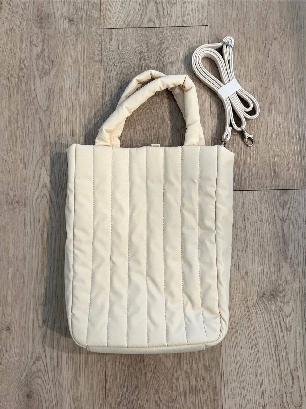 NWOT BT21 Rj Active Quilt Cream Tote Bag / Crossbody - Picture 5 of 6